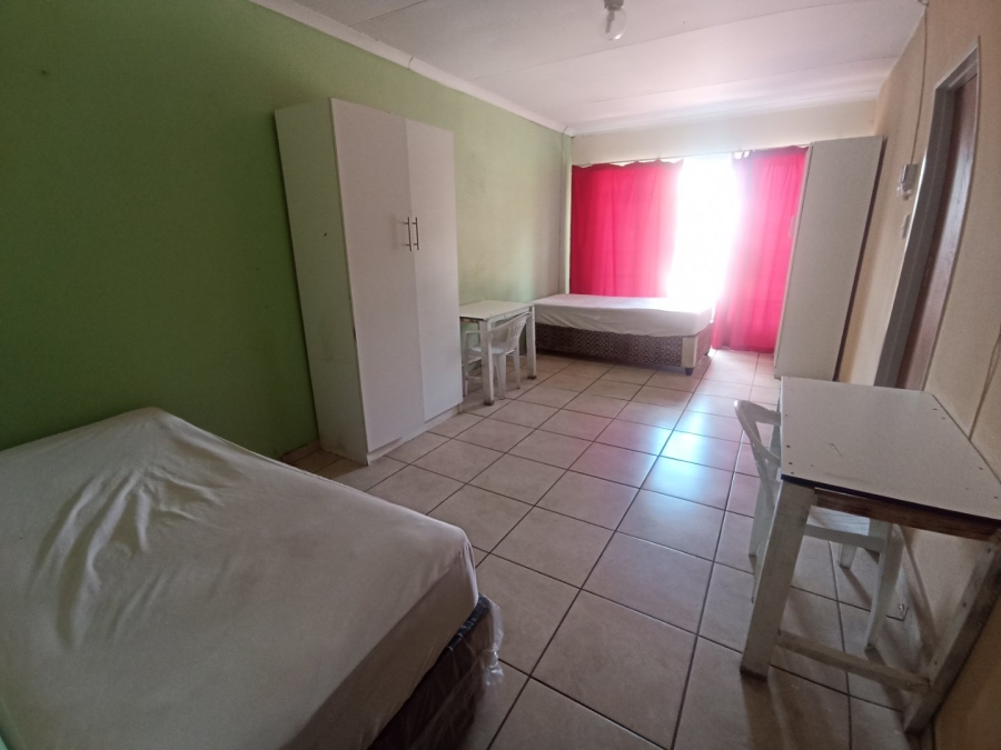 To Let  Bedroom Property for Rent in Bult West North West